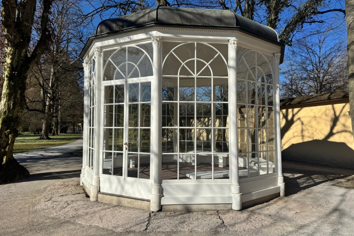a bench in front of a building